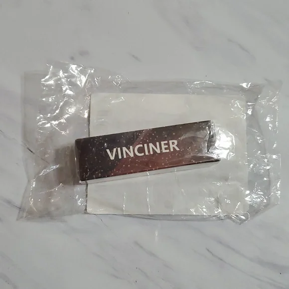Vinciner Lip Gloss New In Box - Picture 3 of 6
